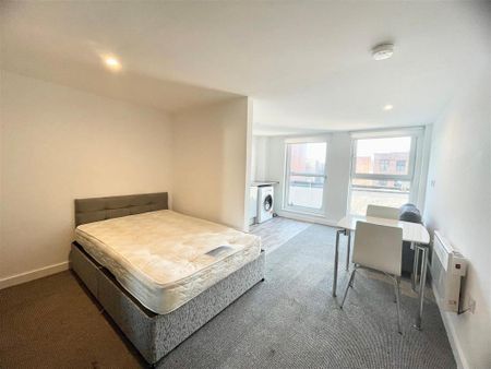 Studio to rent - Photo 3