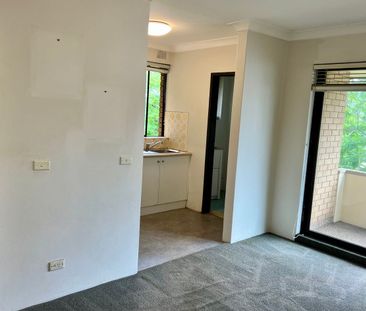 ONE BEDROOM APARTMENT NEAR TOP RYDE SHOPPING CENTRE WITH LOCK UP GA... - Photo 1