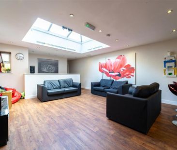 8 bedroom house to rent - Photo 1