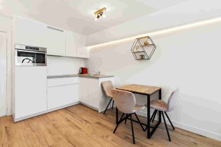 Trendy gemeubelde studio vlakbij het strand in Oostende. - Foto 4