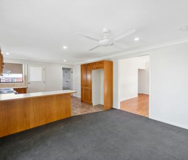 Three Bedroom Home - Photo 4