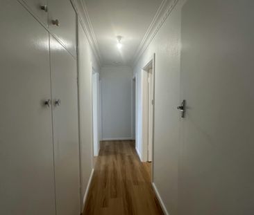 Neat & Convenient 2-Bedroom Unit - Photo 4