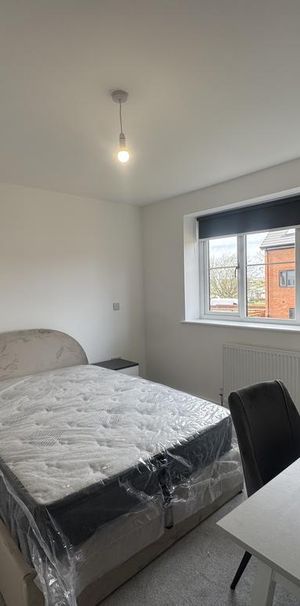1 bedroom in a house share to rent - Photo 1