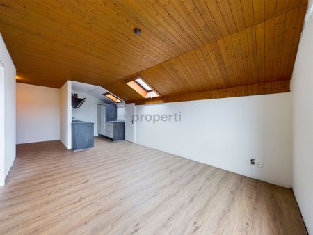 Helle Räume, offene Küche und Parkplatz inklusive - Photo 2