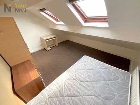 Room 5, Westfield Road, Hyde Park, Leeds, LS3 1DF - Photo 2