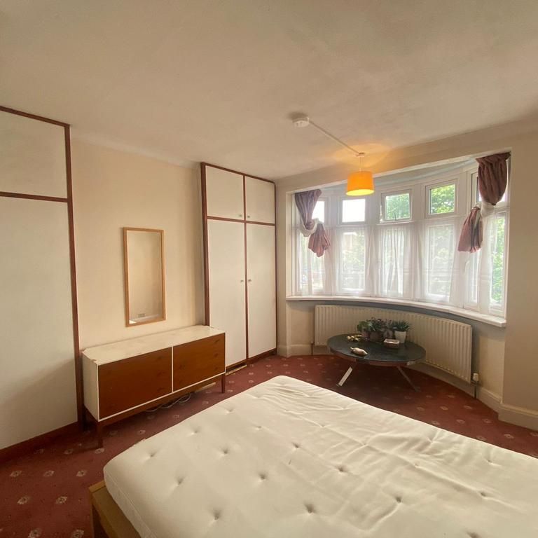 1 bedroom in a house share to rent - Photo 1