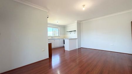 Well Presented Family Home! - Photo 4