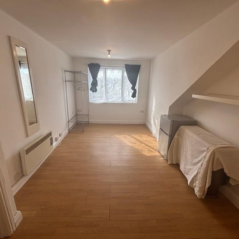1 bedroom flat to rent - Photo 1