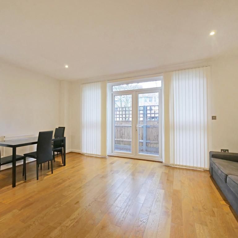 2 bedroom ground floor flat to rent - Photo 1