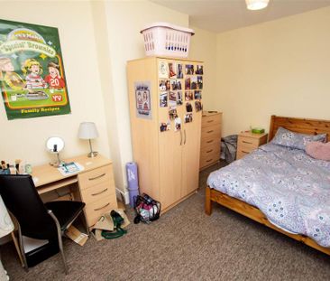 6 bedroom house to rent - Photo 2