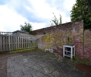 2 bedroom house share to rent - Photo 2