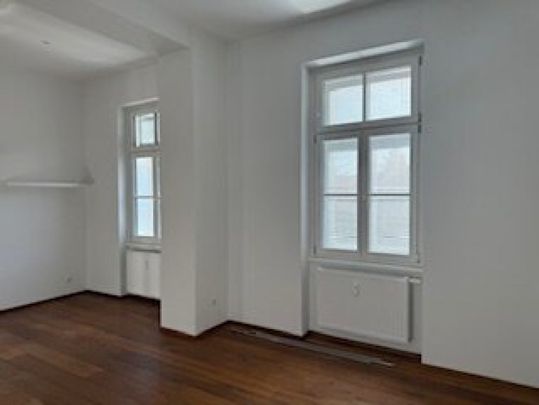 Altbauschönheit: Moderne 2-Zimmer-Wohnung in St. Leonhard: zentrale Lage, großzügiger Wohn-/Ess-/ Küchenbereich, Lift, WG- geeignet - Photo 1
