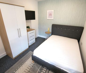 6 bedroom terraced house to rent - Photo 4