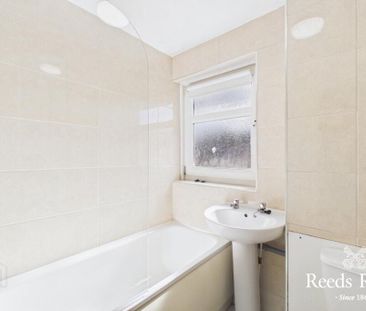 235 Abbey Park, Belfast, BT5 7RU - Photo 5