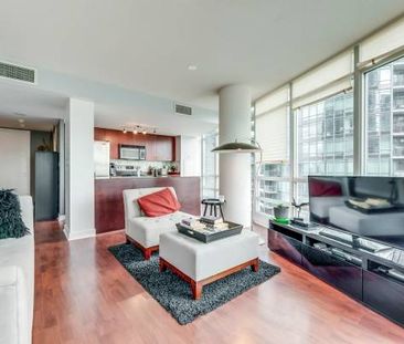 Spectacular 1 Bedroom + Den Suite with CN Tower Views in the Entertain - Photo 2