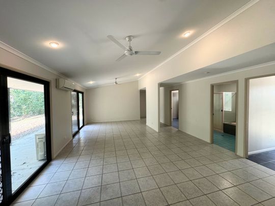 Coastal Comfort and Tranquillity at Moore Park Beach - Photo 1