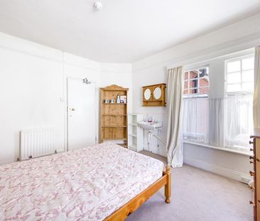 1 bedroom Flat To Let - Photo 2
