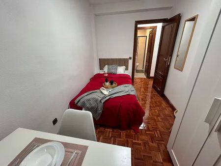 Calle de Fermín Caballero, Madrid, Community of Madrid 28034 - Photo 2