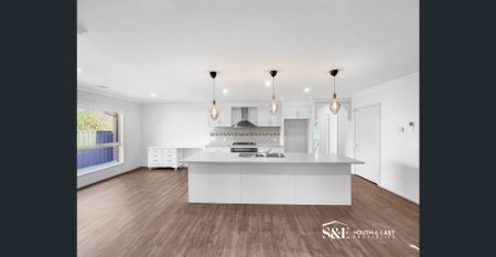 Outstanding Family Home - Photo 5