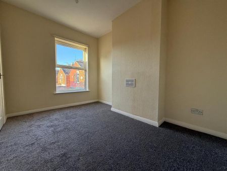 3 bedroom end of terrace house to rent - Photo 2