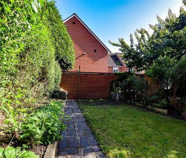 3 bedroom terraced house to rent - Photo 4