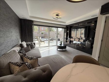 3 bedroom end of terrace house to rent - Photo 3