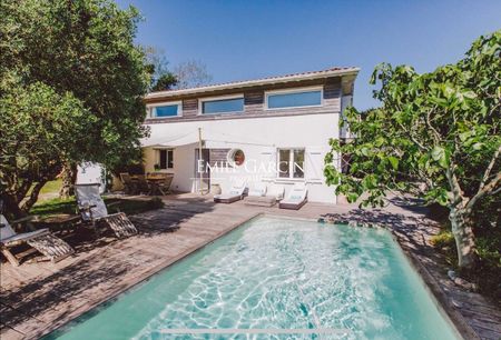 Maison à louer à Anglet, bel extérieur avec piscine chauffée. - Photo 4