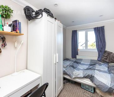 4 bedroom terraced house to rent - Photo 1