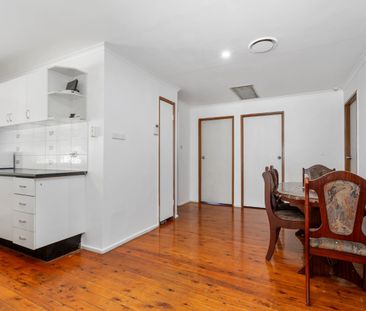 Family Living - Photo 3