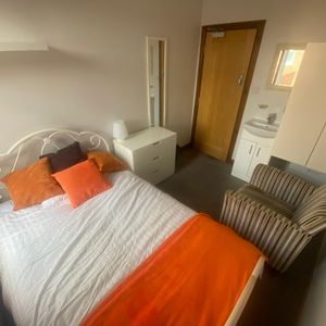 4 bed house share to rent in Eglesfield Road, South Shields, NE33 - Photo 2