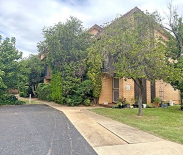 Townhouse in Central Dubbo Location - Photo 6