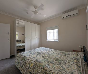 Pet-friendly Queenslander with character - Photo 6