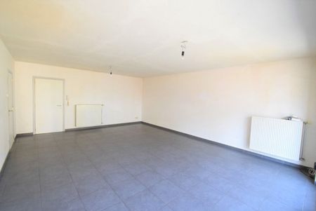 Aangenaam appartement met 2 slaapkamers - Photo 3