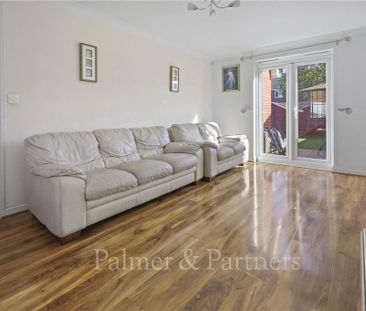 4 bedroom detached house to rent - Photo 2