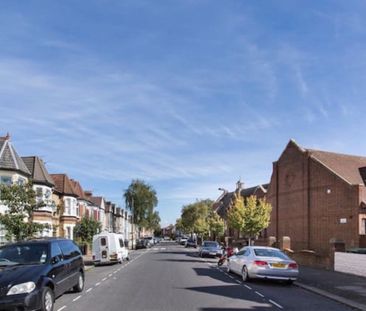 Studio Flat, Willingdon Road, N22 - Photo 2
