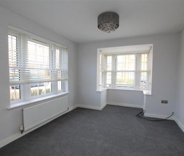 4 bedroom detached house to rent - Photo 3
