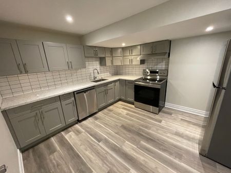 For Lease - 262 Annette Street Unit# Lower, Toronto, Ontario - Photo 5