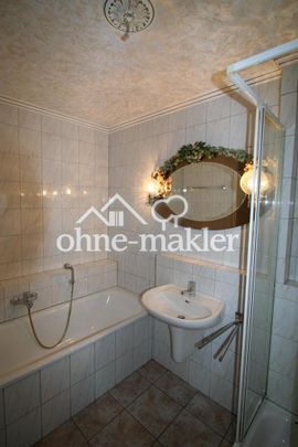 Moderne DG-Wohnung mit Balkon im Broichtal - Photo 1