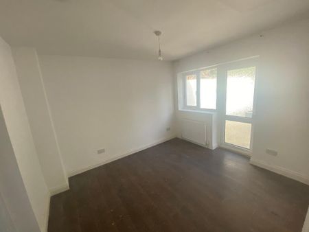 4 bedroom house to rent - Photo 3