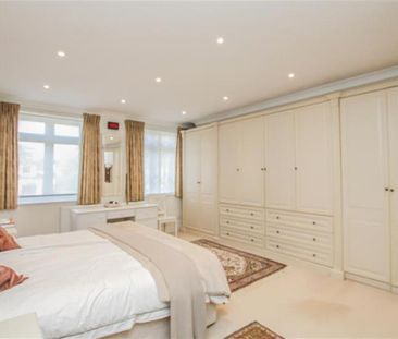6 bedroom detached house to rent - Photo 5