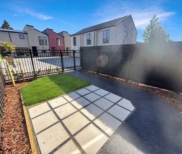 2/86 Holly Road, St Albans, NZ 8014 - Photo 3