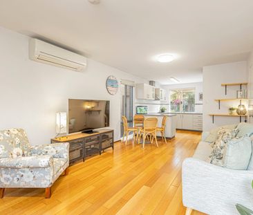 Charming Townhouse in Prime Como Beach Location! - Photo 3