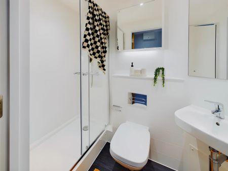 Gold Studio with Courtyard - Photo 5