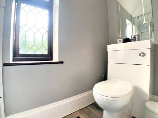 1 bedroom in a house share to rent - Photo 1