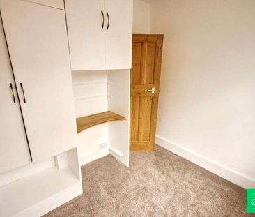 Woodside Lane, London, N12 - Photo 2