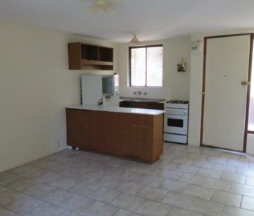 Unfurnished 2 bedroom Unit - Photo 3