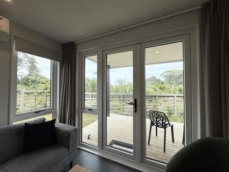 1 Te Toka Ika Lane, Mangere Bridge - Photo 2