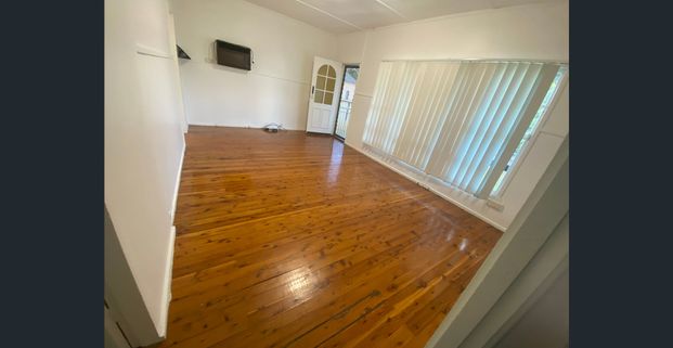 House 3 Bedroom For Lease - Photo 1