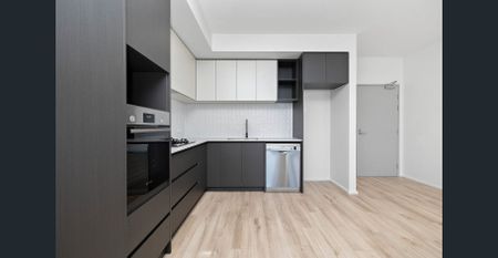 Brand New Furnished One Bedroom Apartment in Victoria Tower - Photo 3