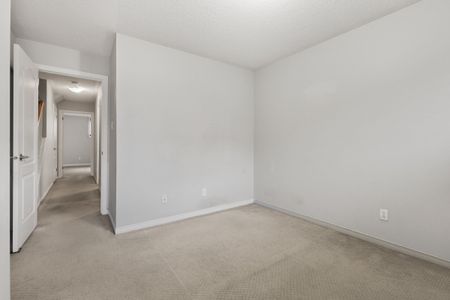 For Lease - 1665 LOCKSLEY Lane, Beacon Hill North - South and Area, Ontario - Photo 4